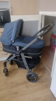 £40 • Buy Graco Evo Travel System With Car Seat And Holder 