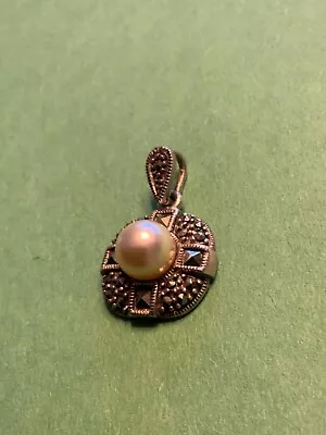 Silver Pearl Marcasite Pendant • $5.19