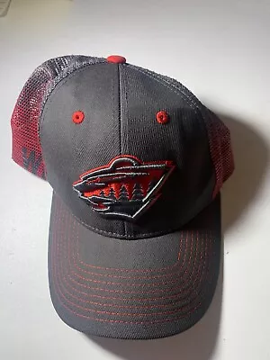 Minnesota Wild Hat Snap Back Adjustable Grey Red Pre-Owned HT57+33 • $6.73