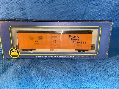 AHM HO Train Pacific Fruit Express 50 Foot Reefer  AHM01 • $12.95