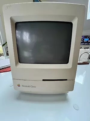 Apple Macintosh Classic M0420 - February 1991 • $400