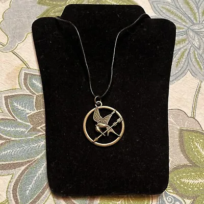 Lionsgate The Hunger Games Mockingjay Pendant Necklace 20” • $7.95