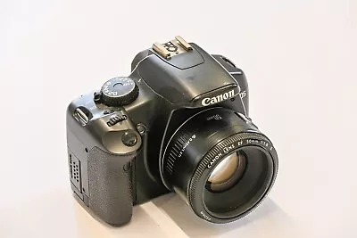 Canon EOS 450D 12.2 MP Digital SLR Camera • £10.50