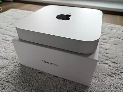 Apple Mac Mini (256GB SSD M2 8 Core CPU 8 GB RAM) • £425