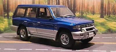 **READ** 1/18 Autoart Mitsubishi Pajero Blue Diecast • $134