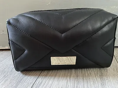 New Genuine Julien Macdonald Large Quilted Leather Barrel Wash Cosmetic Bag • £34.99