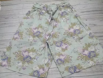 CABBAGES AND ROSES Walking Shorts Size S  • $10.99