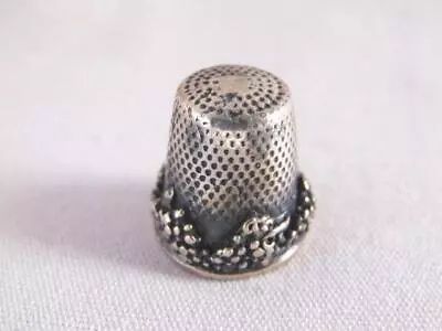 Vintage Stippled Sewing THIMBLE Dated 1982 Grape Bunches • $11.95