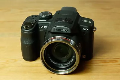 Panasonic LUMIX DMC-FZ38 12.1MP Digital Camera - Black • £0.99