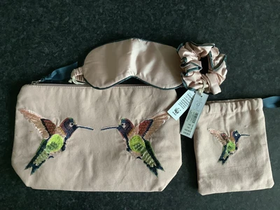 £16.99 • Buy Accessorize  Make Up Bag And Pouch With Sleep Mask Bnwt💕💕💕