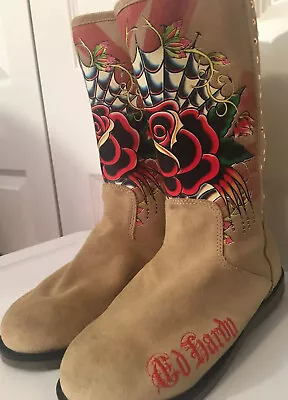 Don Ed Hardy Womens Boots Sz 5 Suede Fur Lined Rose Graphics Studded Cream Tan • $60.18