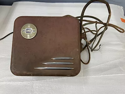 $125 • Buy Vintage 1930's 6 Volt Chevrolet Car Radio For Restoration.
