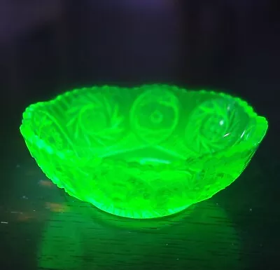 Vintage AntiqueVaseline Glass 4.5 X 1.5 365nm Glowing Small Bowl • $0.99