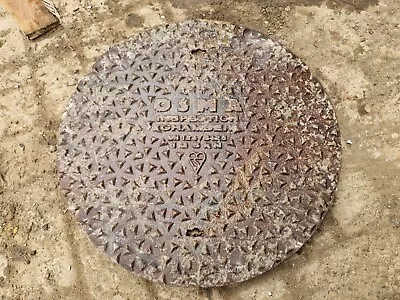 Reclaimed Round Cast Iron Manhole Drain Cover 490mm Lifting Keyhole Free P&P  • £80