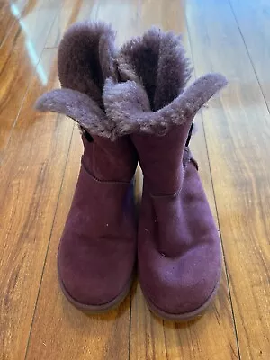 UGG Boots 5803 Womens Size 8 Bailey Button Suede Sheepskin Burgundy • $30