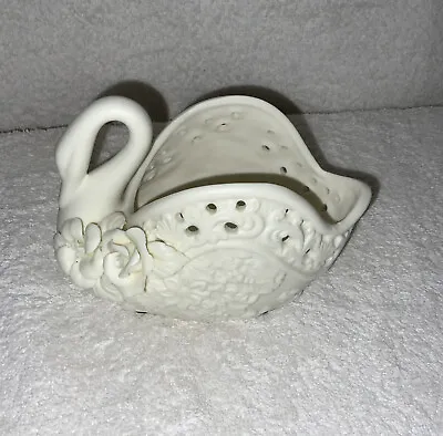 K's Collection Ceramic Matte Swan • $9