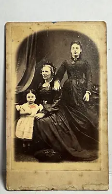 VICTORIAN WOMEN 3 GENERATIONS  C 1860s  CDV PHOTO No4 • £4.75