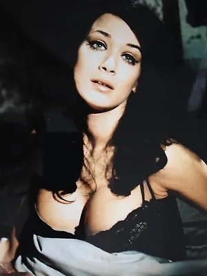 Valerie Leon ( 3 ) - Carry On / Bond / Horror Actress - Unsigned Photograph • £5