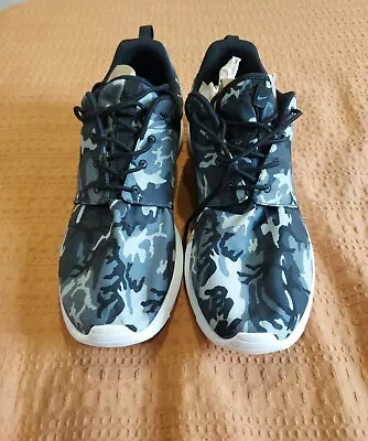 Nike Roshe One Camo US12 • $60