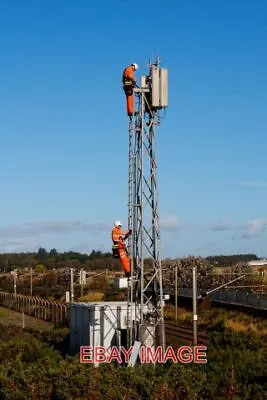 Photo  Prestwick Microwave Mast Maintenance Technician's Working On A Microwave • $2.40