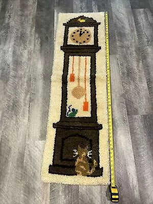 MCM VTG GRANDFATHER CLOCK CAT AND MOUSE  Latch Hook Rug Wall Hanging LARGE 56  • $30