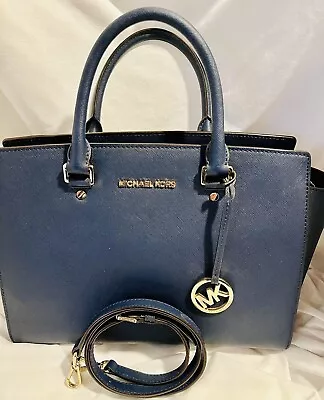 Michael Kors Sutton Saffiano. New/Never Used. Navy/Dark Blue. 10”T X 14”W 4”This • $62