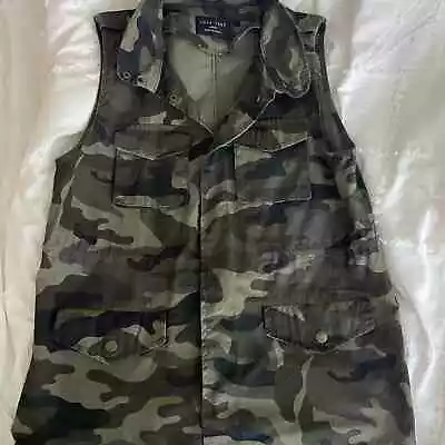 Love Tree Camo Vest Size Large Utility Zip Up • $18