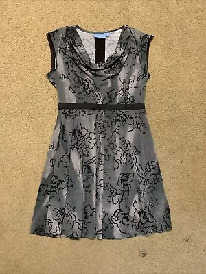 Simply Vera Vera Wang Women Black Floral Casual Dress Size Medium  • $13