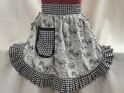 RETRO VINTAGE 50s STYLE HALF APRON / PINNY - MUSICAL ON CREAM WITH GINGHAM TRIM • £26.99