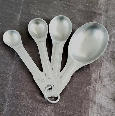 Vintage Oval Nesting Measuring Spoons Aluminum U.S. ST'D Set 4 • $12.99