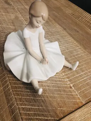 Lladro Nao Mi Primer Tutu Dreamy Ballet Figurine • $130