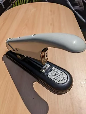 £1 • Buy Rapid 9 Heavy Duty Stapler Fully Working