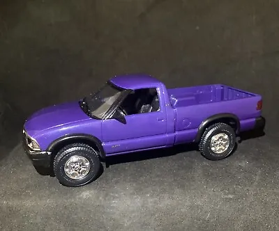 AMT Ertl 1/25 Scale 1994 Chevrolet S-10 4x4 #6115 Purple Metallic Dealer PROMO@P • $19.90