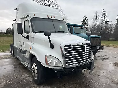 2014 Freightliner Cascadia Parts • $100