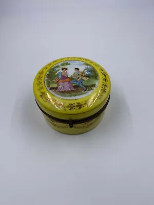 Vintage Round Hinged Box With Mirror Courting Couple On Lid Japan • $26.39