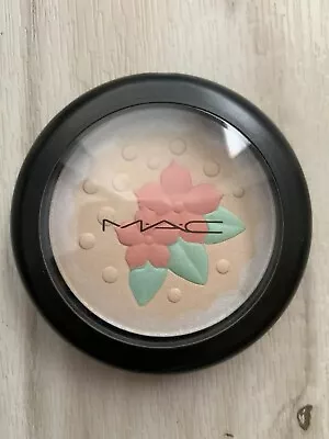 Mac Cosmetics IN FOR A TREAT Pearlmatte Face Powder New Without Box Ltd • $34.99