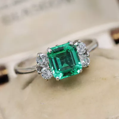 18ct White Gold Emerald And Diamond Ring • £124