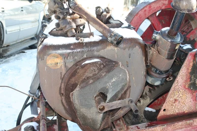 $300 • Buy Dinged Up But Turns Over V4 Wisconsin VE4 Engine With Hand Crank .