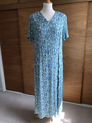 Eugen Klein Day Dress • £20