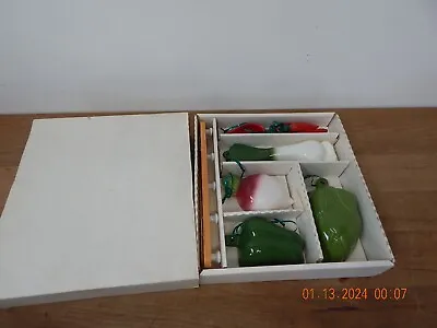 Avon Vintage Gallery Originals Vegetable Measuring Cups And Spoon Set W/Rack NOS • $24.99