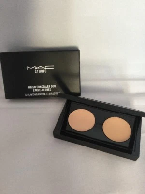 £35 • Buy MAC Studio Finish Concealer Duo NW20 / NC25 Discontinued Brand New In Box