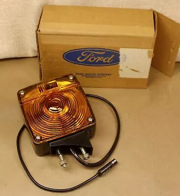 NOS Ford D3TZ-13368-B Left Front Turn Signal Lamp 73-79 F500 F600 F700* F800*5th • $64.99