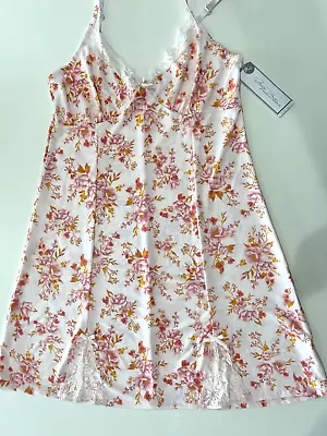 MARILYN MONROE SLEEPWEAR WITH LOVELY ROSE FLAWERS Size:XL • $20