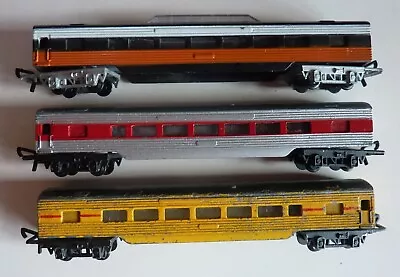 N GAUGE LONE STAR RAILWAYS (OOO) TREBLE-O-LECTRIC PASSENGER CARS / COACHES X 3 • £9.99