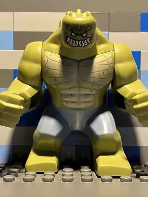 £36.23 • Buy LEGO DC Comics - Killer Croc With Sand Blue Pants - Minifigure Sh280 Set 76055