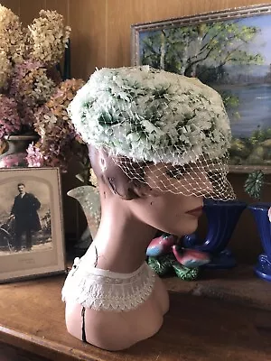 Vintage Antique Sweet Floral Mini Creme And Green Carnation Millinery 1950’s HAT • $24.99