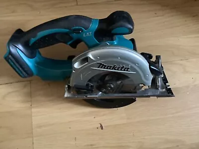 Makita DSS501 18v LXT Cordless 136mm Metal Disc Cutter/Circular Saw (2021) • £110