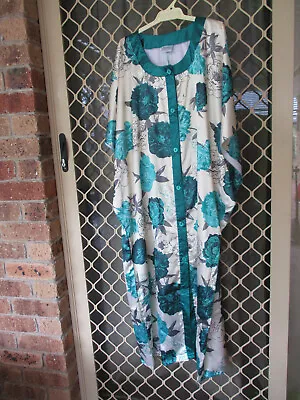 NWT - Vintage Women's Button Thru Kaftan  Style Dress  Bat Sleeves - Size L/XL • $6.95