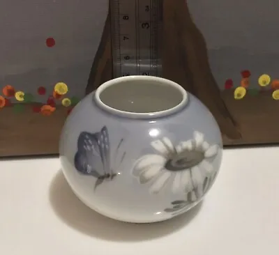 VTG Royal Copenhagen 3” Butterfly & Daisy Round Bud Vase Signed & Numbered • $29.95