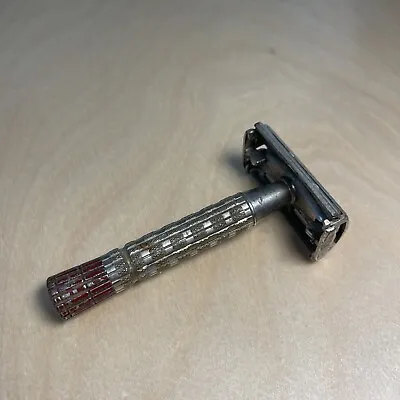 Vintage Gillette 1957 C1 Red Tip Safety Razor • $28.99